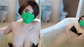 Bokep indo cewek live di bathup apartment