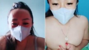 Bokep indo tante jaga warung live colmek