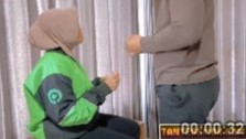 Hijab Gojek Habis Antar Pesanan Malah Ngewe